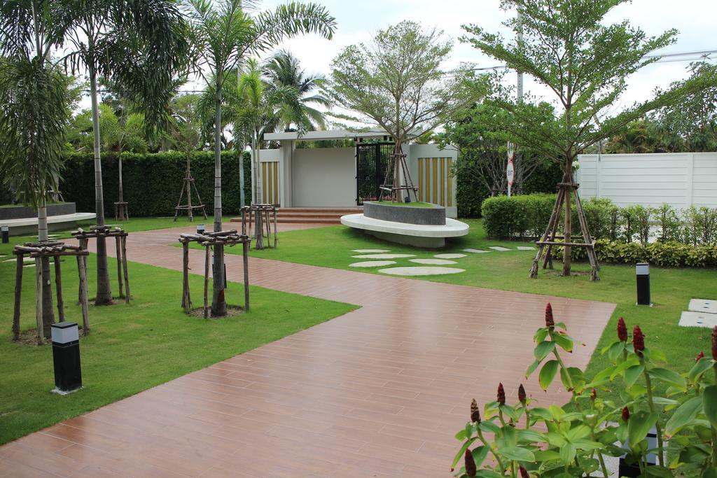 The Trust Pool & Garden Hua Hin Apartment Room photo